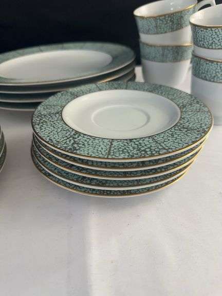 (4) Piece Dinnerware Set