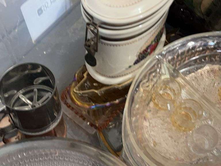 Tote w/ Variety of Glassware