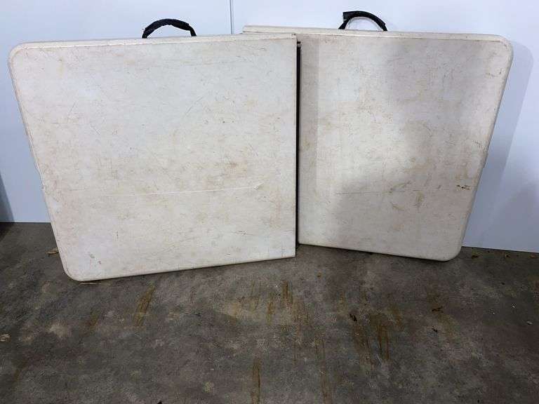 (2)5’ Foldable Tables