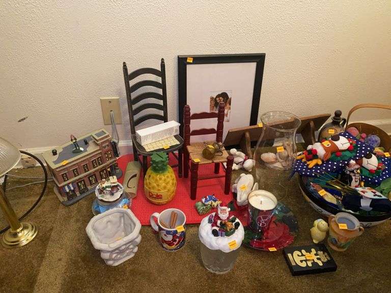 Assortment of Decor