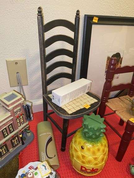 Assortment of Decor