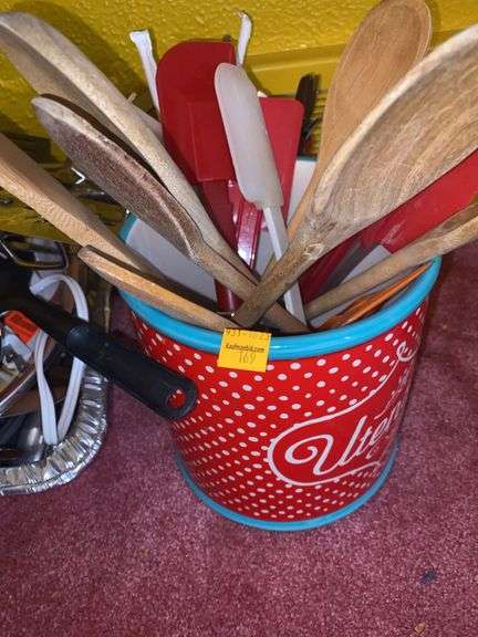 Assortment of Kitchen Utensils