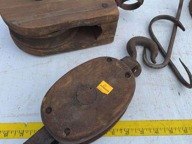 Pulleys, S Hooks, Screw Jack