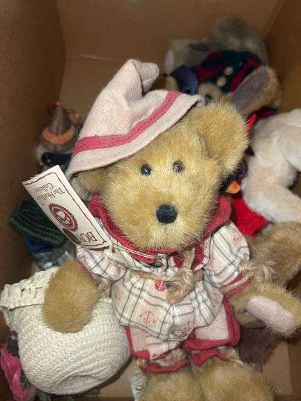 Assortment of Boyd’s Bears