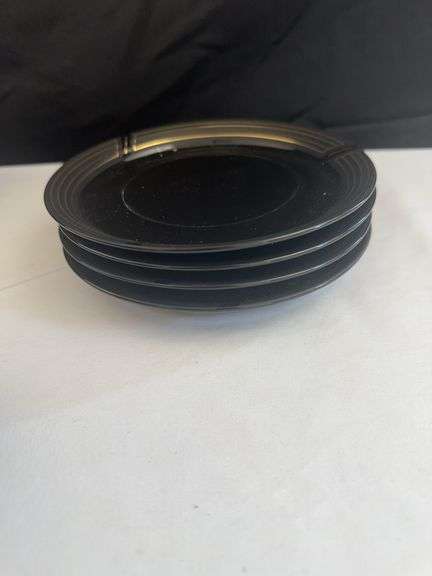 Noa Studio Dish Set *Includes (4) Lg Plates, (4) Md. Plates, (4) Sm Plates, (4) Mugs, and (4) Bowls