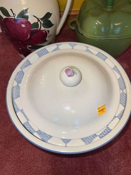 Pfaltsgraff Covered Casserole Dish, Cast Iron Green Pepper Cookware, Porcelain Pitcher