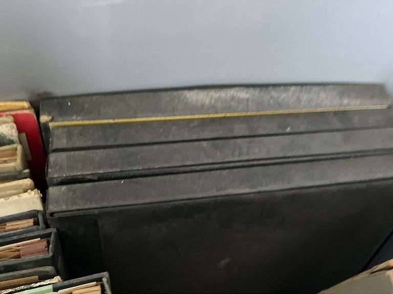 Tote with 33 RPMs