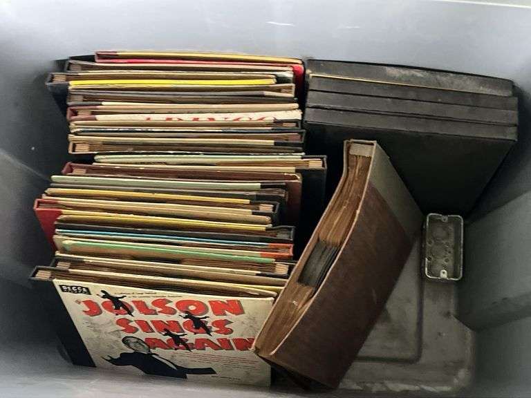 Tote with 33 RPMs