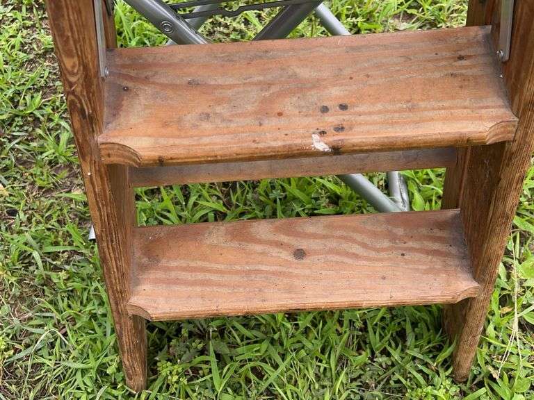 Stool and 2' Ladder