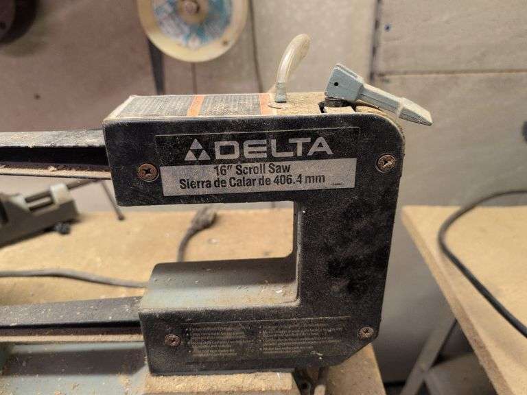 Delta 16" scroll saw and work stand