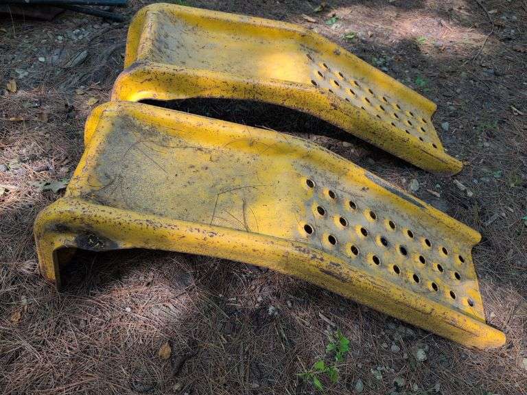 (2) metal ramps
