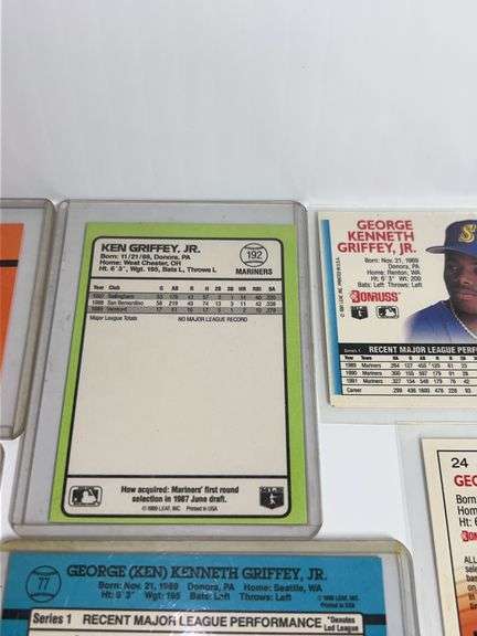 (8) Ken Griffey Jr. Trading Cards