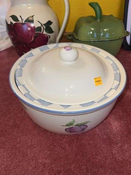 Pfaltsgraff Covered Casserole Dish, Cast Iron Green Pepper Cookware, Porcelain Pitcher