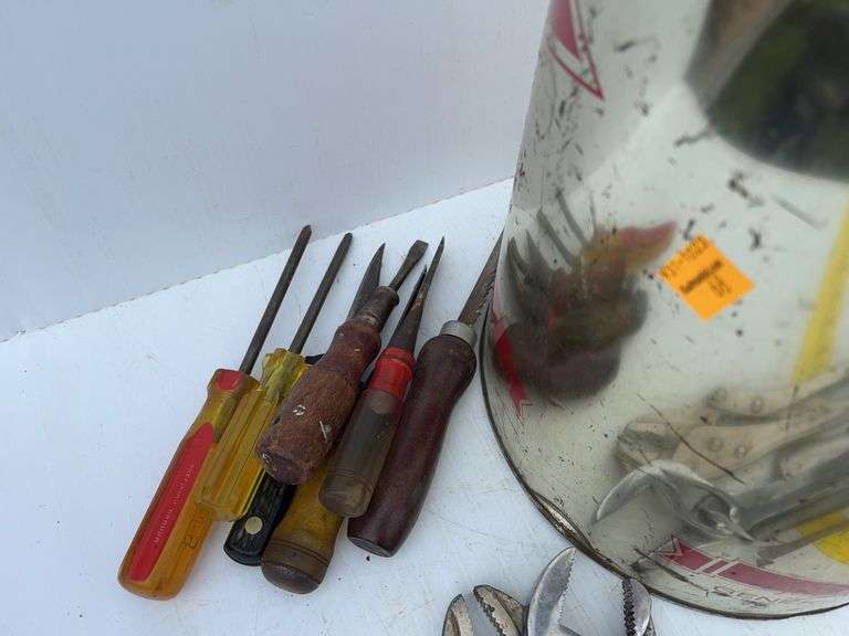 Bucket with Handtools