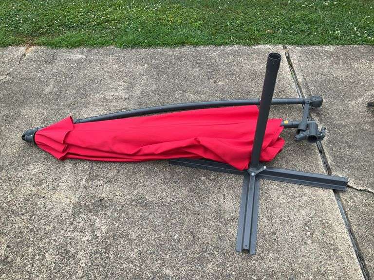 10’ Cantilever Outdoor Umbrella