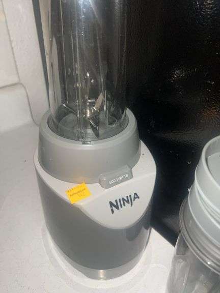 Ninja Blender with (2) Cups
