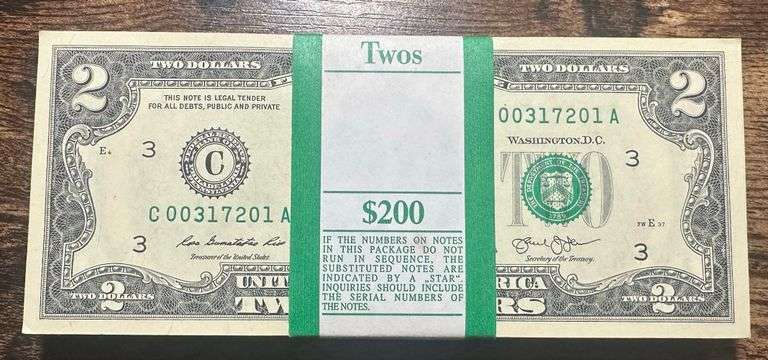Lot of One Hundred (100) 2013 Uncirculated $2 Bills with Consecutive Serial Numbers