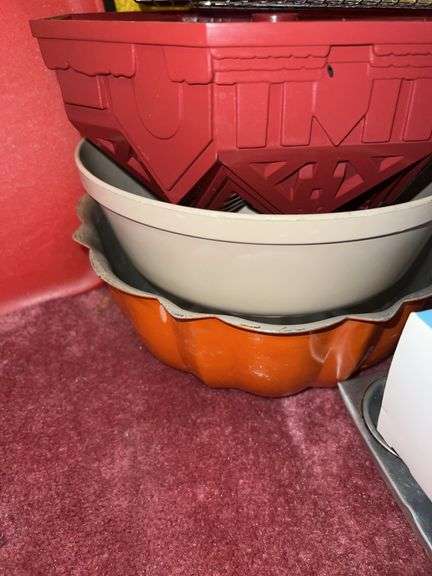 Assorted Kitchen Supplies
