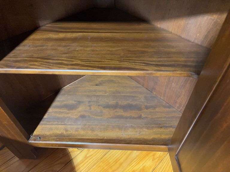 Corner cabinet with glass door