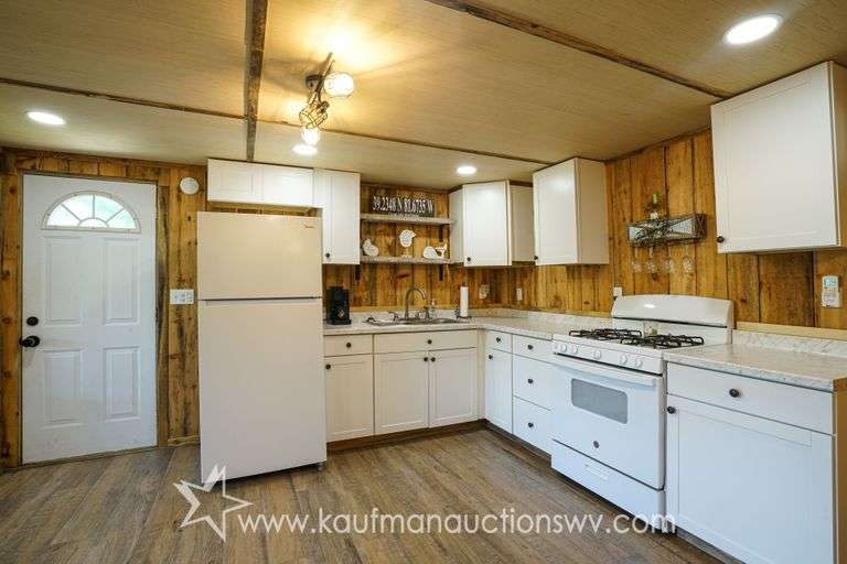Studio Home with a View on Crystal Lake