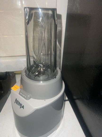 Ninja Blender with (2) Cups