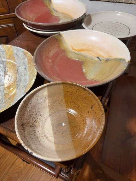 (6) pottery dishes