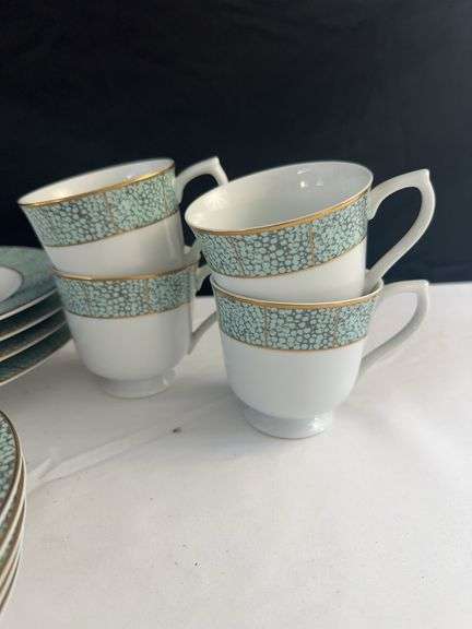 (4) Piece Dinnerware Set
