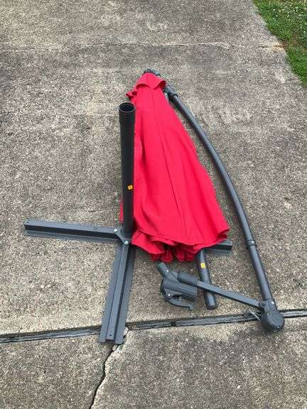 10’ Cantilever Outdoor Umbrella