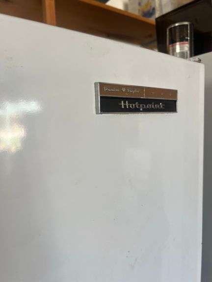 Hotpoint Upright Deep Freezer