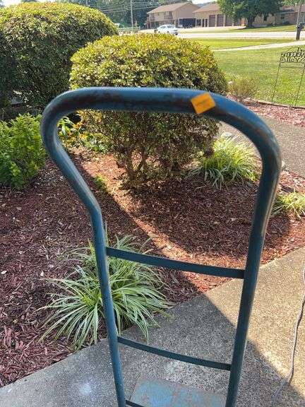 Metal Dolly