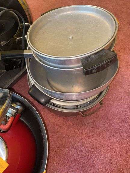 Assortment of Pots/Pans