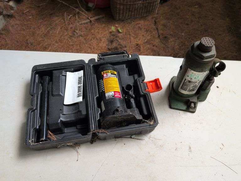 (2) 6 ton bottle jacks