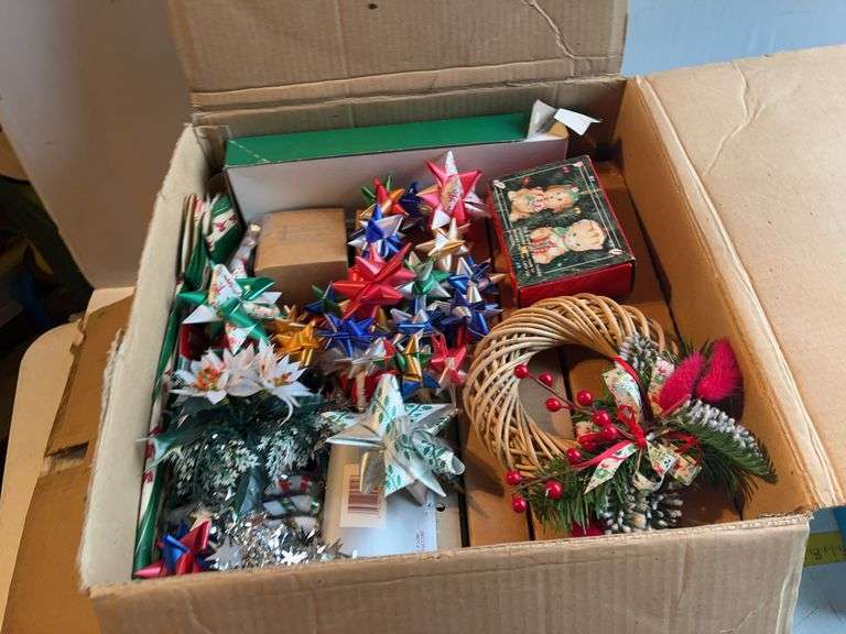 Christmas Ornaments & Decor
