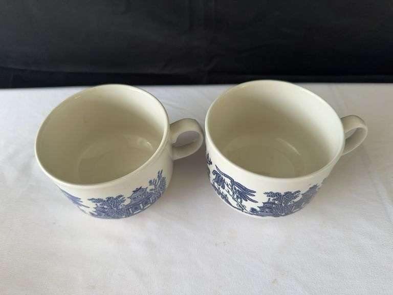 (6) Blue and White Patterned Cups