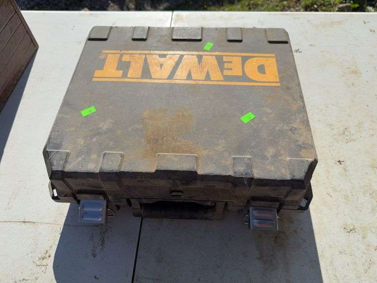 Dewalt Drill with battery, charger, and case
