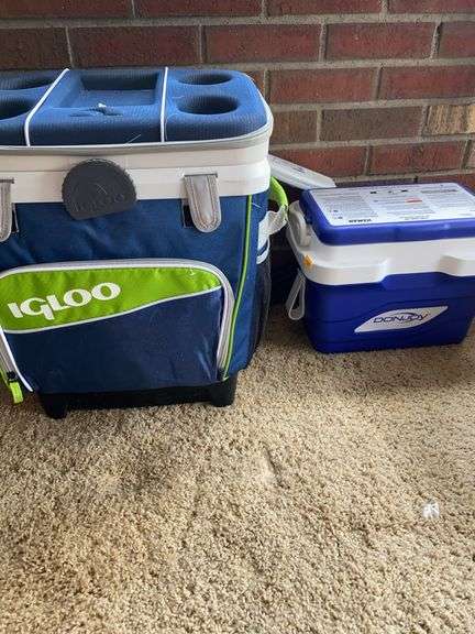 Igloo Mesh Wheeled Cooler, Donjoy Iceman Cooler