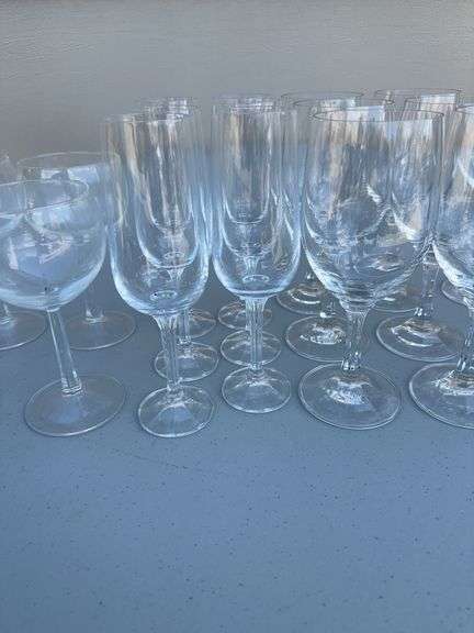 (19) Stemware Glasses