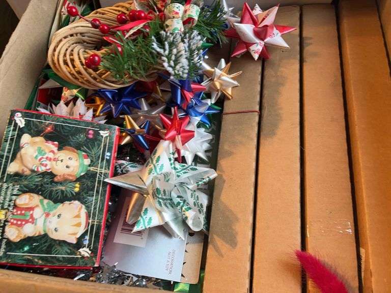 Christmas Ornaments & Decor