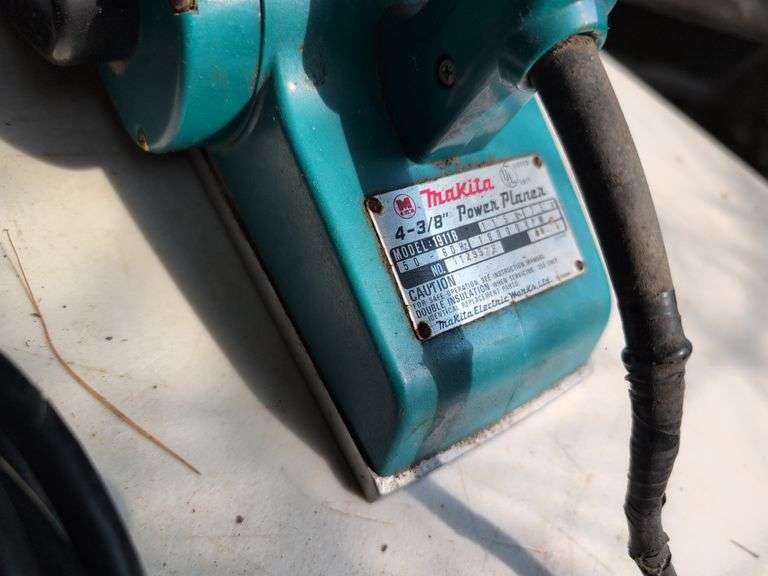 (2) Makita handheld power planers