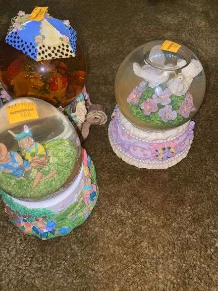 (6) Snowglobes