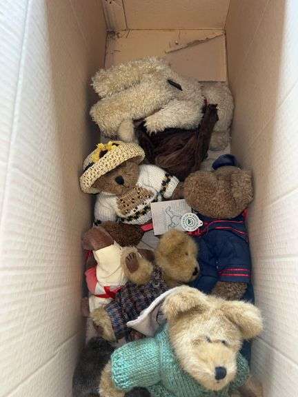Assortment of Boyd’s Bears