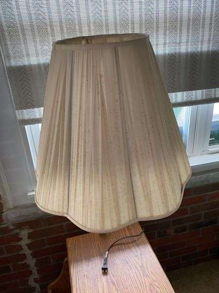 Wooden Side Table with Lamp