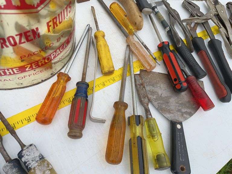 Bucket with Handtools
