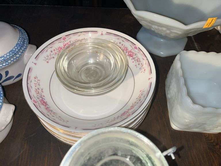 Assorted Glassware