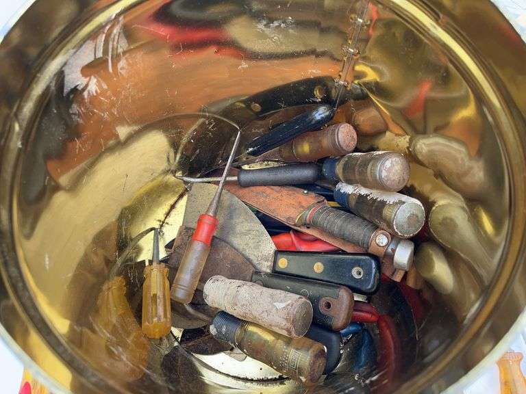 Bucket with Handtools