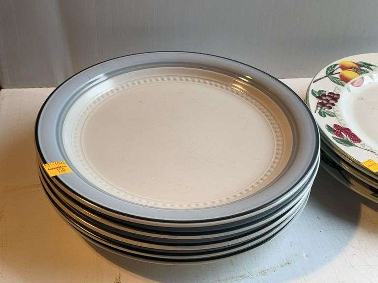 Crowning Fashion Dinnerware and Other Plates