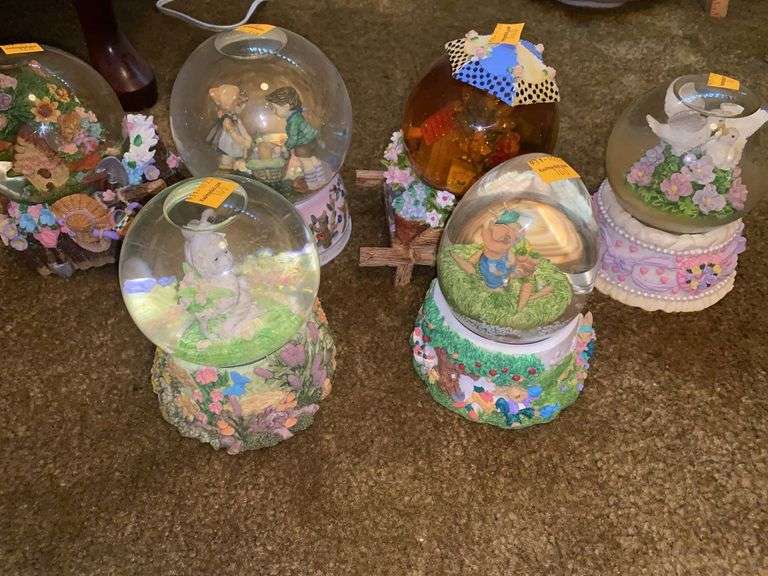 (6) Snowglobes