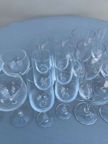 (19) Stemware Glasses