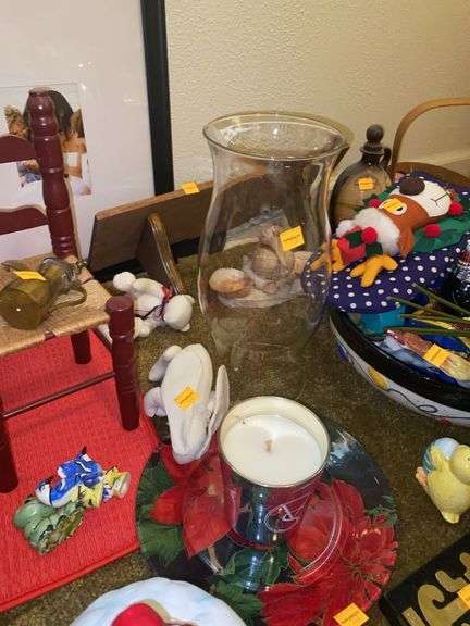 Assortment of Decor