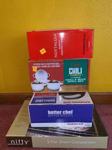 Nostalgia MyMini Sandwich Maker, Cuisine Company 4pc Chili & Soup Bowl Set, Better Chef Sandwich Gri